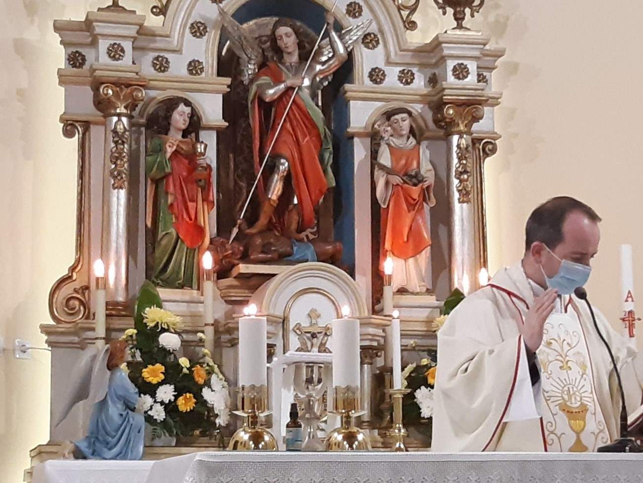 Sv.  Michal archanjel, oroduj za nás