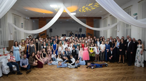 Naozaj sa plesalo a jasalo, lebo uprostred nás je svätý Boh